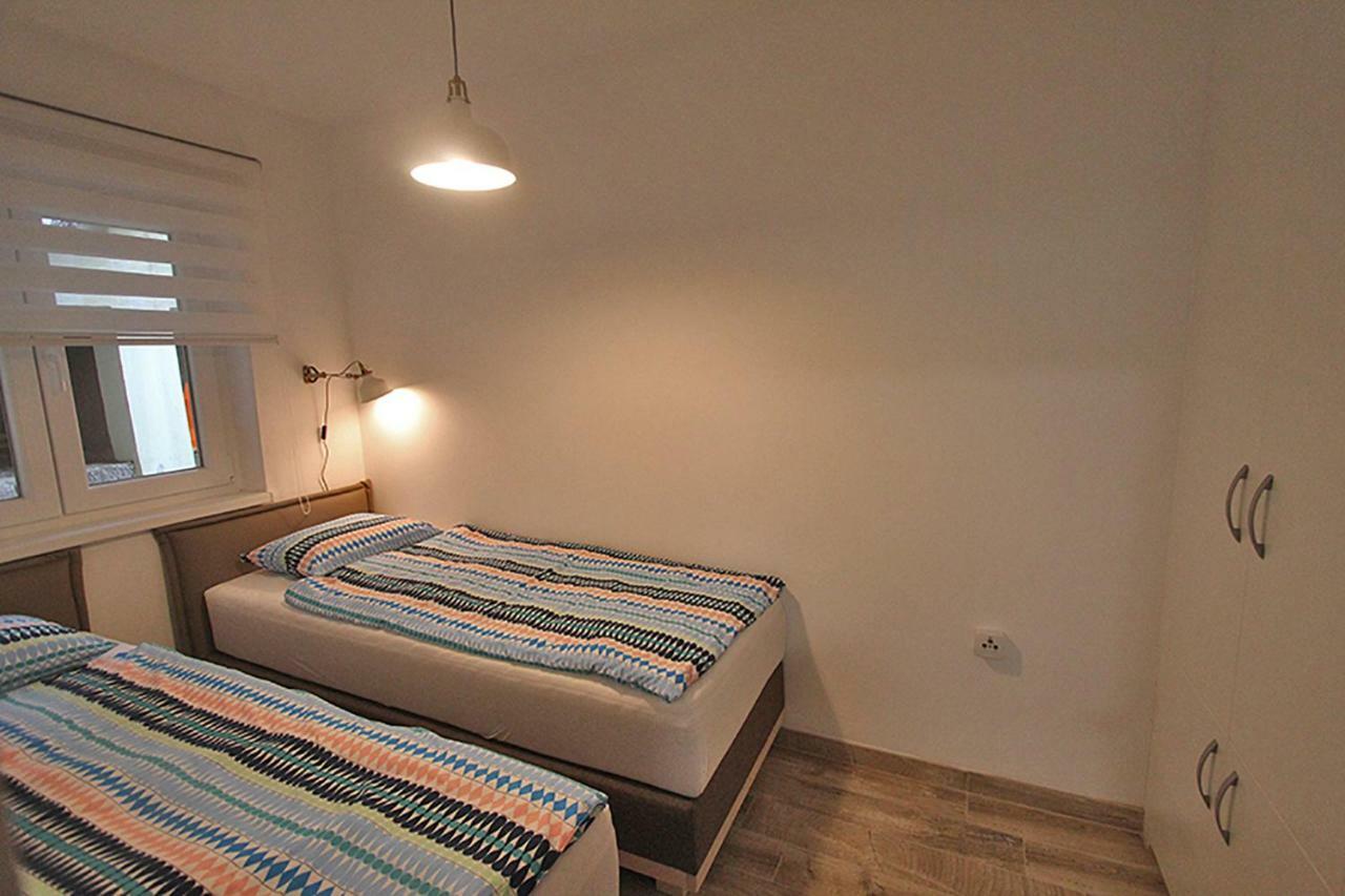 Apartment Christian Karlobag Ngoại thất bức ảnh